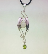 Pendant,Moonstone & Peridot Sterling Silver,with cord